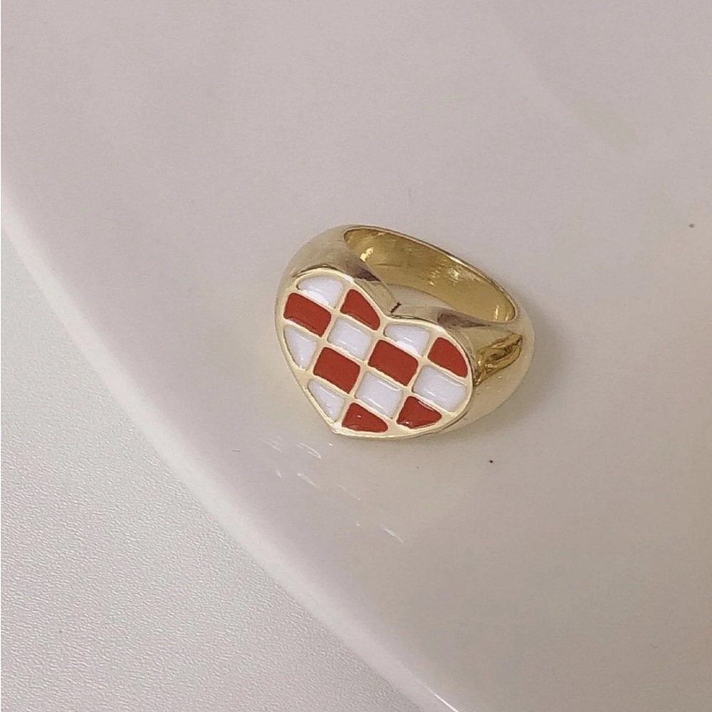 En Route Checkered Heart Ring